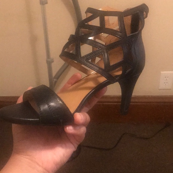 Shoes - Picture 3 of 4